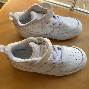 EUC Toddler White Nikes Size 10C